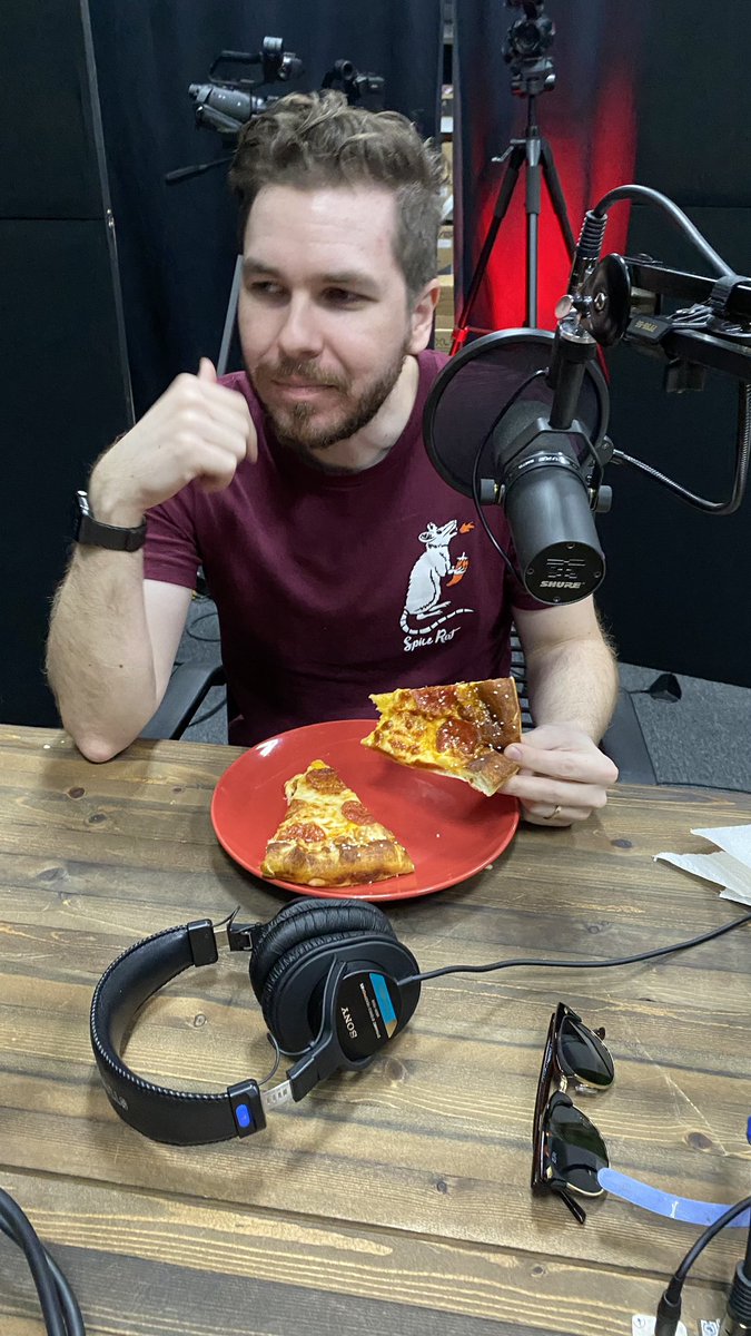 Face Jam 🍔🍕🍗🌮🌭 on Twitter "Our Heroes take on the Little Caesars pretzel crust pizza. Is it