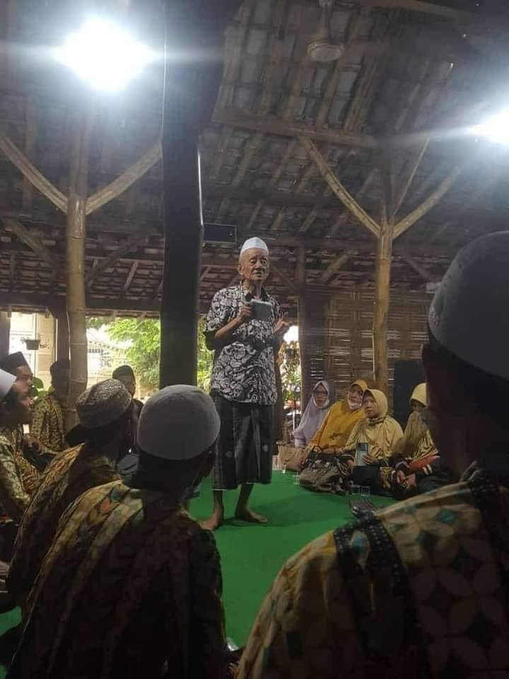 SejarahUlama's tweet photo. [utas]
AMALAN WIRID AGAR DOA CEPAT TERKABULKAN

Di sujud terkahir,ada ijazah yang saya terima. Yang berbunyi:

Allahumma Suq Ilayya... (SUQ itu pakai Qof)
setelah itu terserah kamu, kamu kau apa, misalnya:

Allahumma Suq Ilayya ...(duit yang banyak) silakan terserah) ⤵️⤵️ https://t.co/DNs81JiIBf