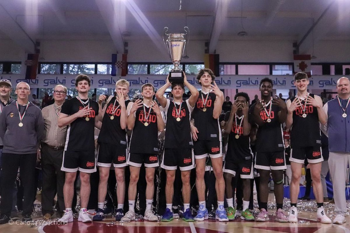 Congrats to #TeamOhio on winning the Jit Lissone Junior International tournament in Italy! Our @MidwestBBClub guys 2025 #3SSB @Landon_V12, @CuppsGabe and MVP @reed_sheppard represented well!