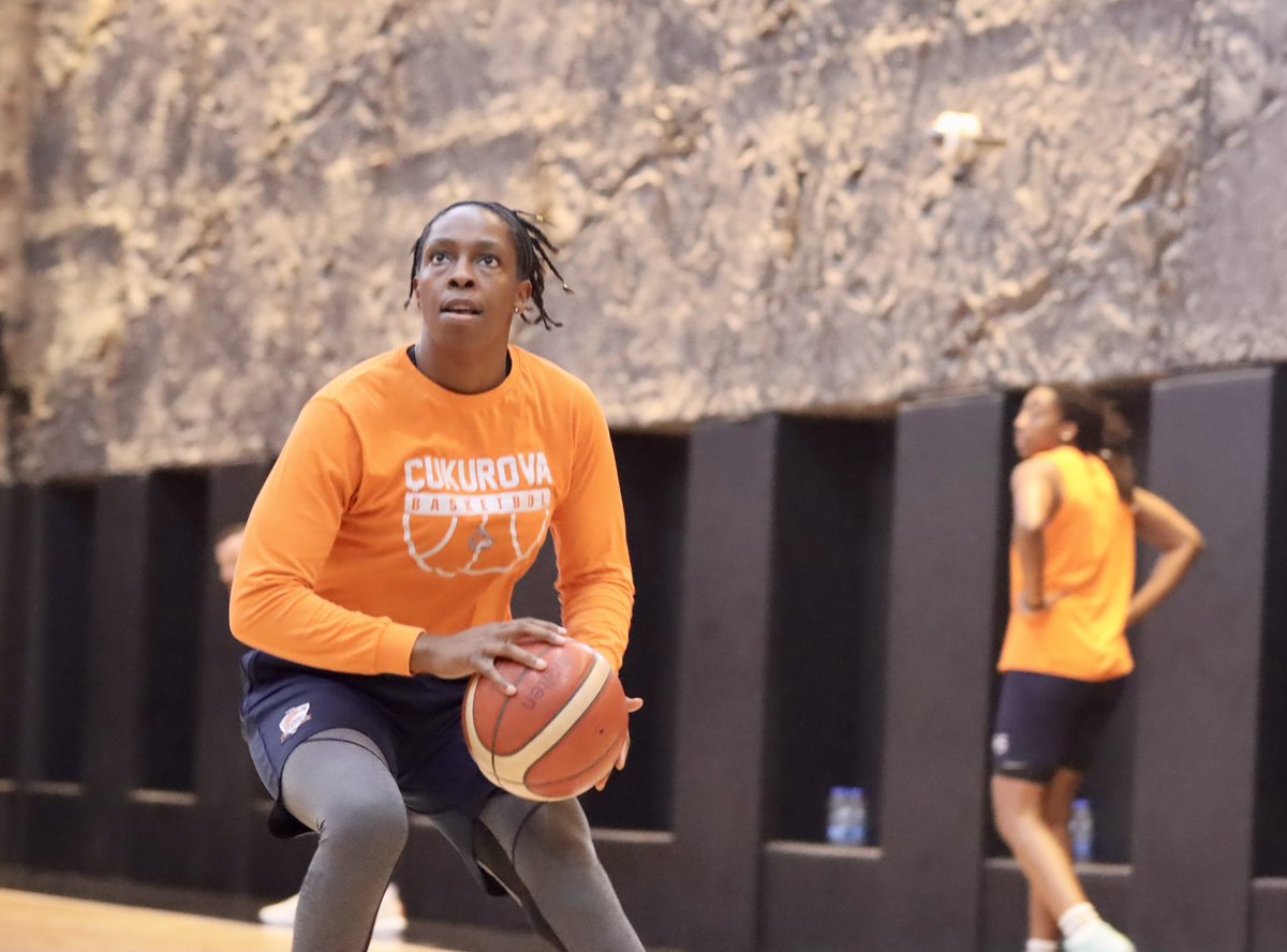 CBKMersin's tweet photo. Euroleague Women’da  oynayacağımız Final-Four maçlarının hazırlıklarını tamamlıyoruz… 💙🧡

Prag için hazırız! 💪

@euroleaguewomen #fin4lfour #prag #mersin #yenişehir #wearecbk #çukurovabasketbol https://t.co/c47qSQHFXE