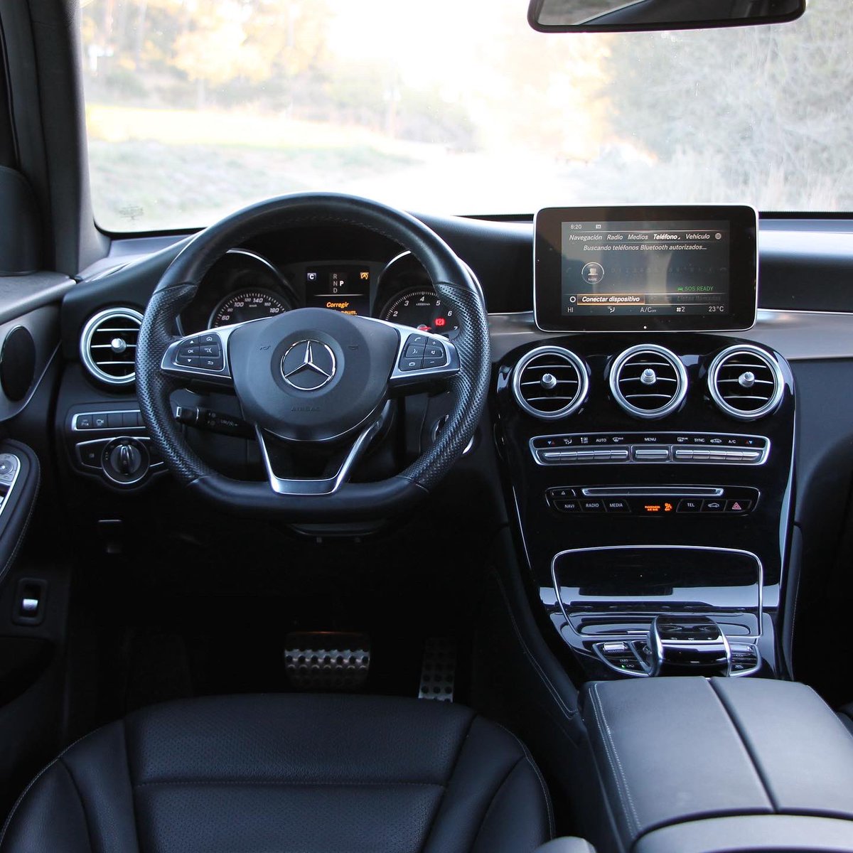DMGVEHICULOS's tweet photo. Si en estas vacaciones te has dado cuenta de que tu coche necesita un UPGRADE, te presentamos una opción de 10. MERCEDES-BENZ Clase GLC GLC 250 4MATIC con 54000km ☺️

Toda la información en nuetros portales.

#carlifestyle  #mercedeslovers #instacar #photography https://t.co/LbtXo8pLJY