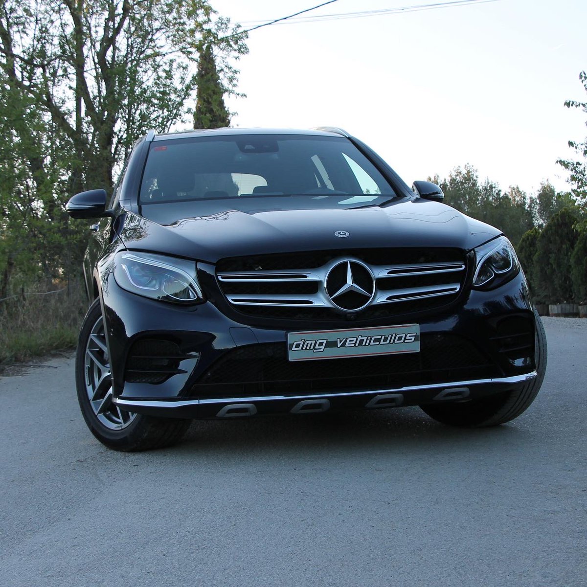 DMGVEHICULOS's tweet photo. Si en estas vacaciones te has dado cuenta de que tu coche necesita un UPGRADE, te presentamos una opción de 10. MERCEDES-BENZ Clase GLC GLC 250 4MATIC con 54000km ☺️

Toda la información en nuetros portales.

#carlifestyle  #mercedeslovers #instacar #photography https://t.co/LbtXo8pLJY