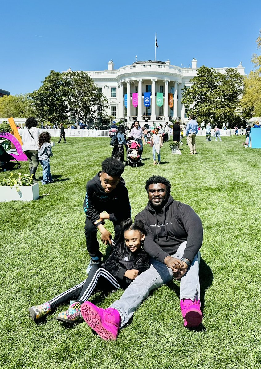 The first time I tried to visit the White House ended at the security gate when I was told that I could never enter the grounds due to my felony conviction. 

Yesterday I sat on the lawn with my children and told them the stories of the several visits since then. #EasterEggRoll