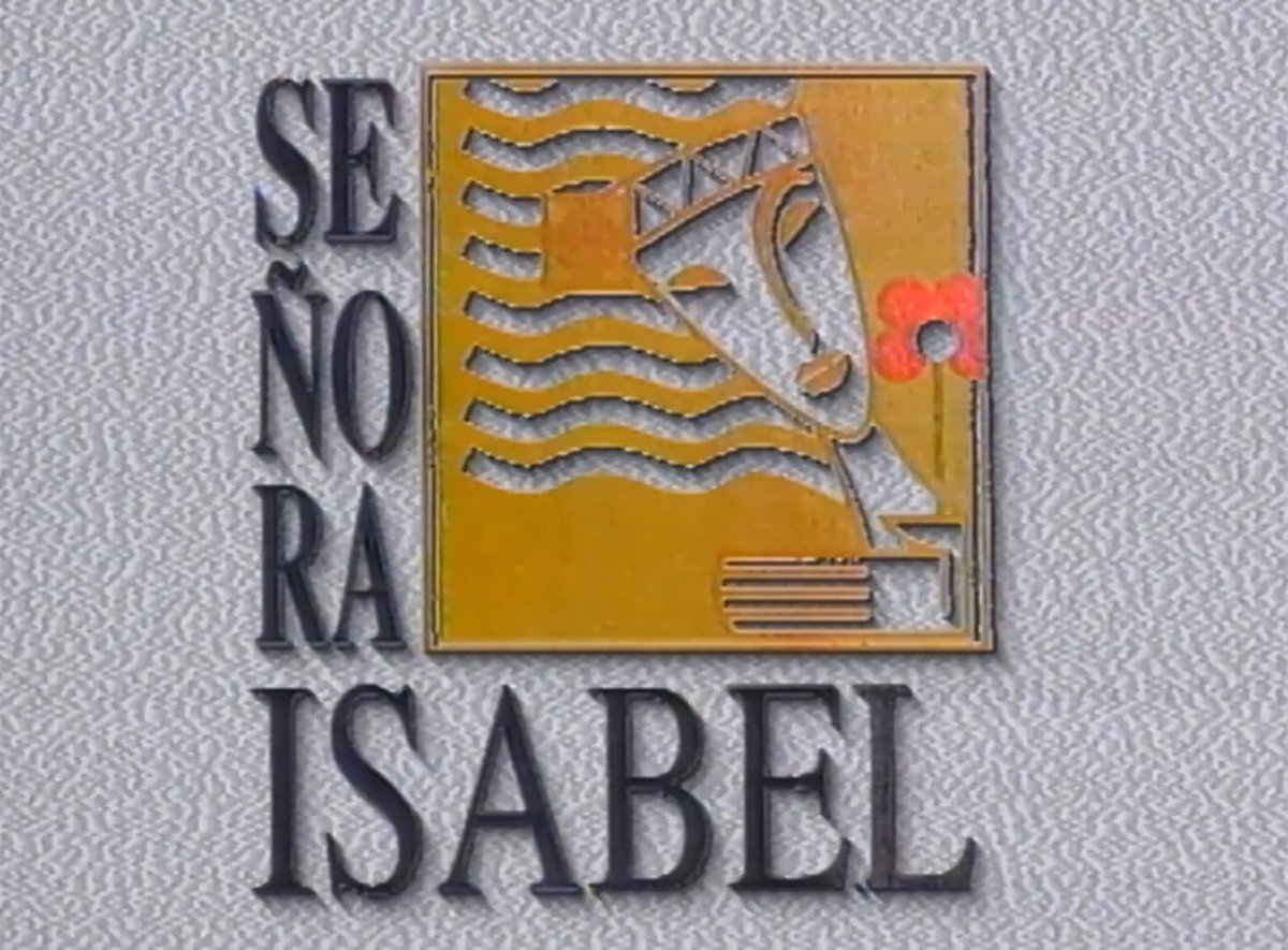 Ayer me vi el 1 cap. de Señora Isabel (1993), que fue relanzada por Señal Colombia después de un trabajo titánico de restauración de <a href="/SenalMemoria/">Señal Memoria</a>, esos archivos estaban casi destruidos en una bodega. 

Me impresionó el trabajo de fotografía, hoy no se hacen novelas así.  Abro🧵: