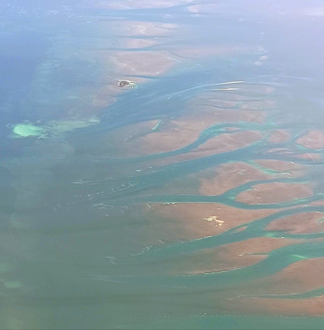 ClemtBouvier's tweet photo. Amazing view from the sky in #carrabean. A great variety of #coastal #environment! https://t.co/wOfClnzYje