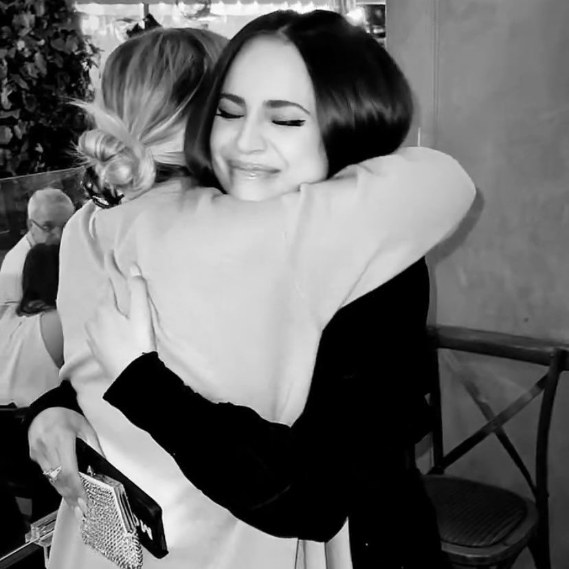 mysicholas's tweet photo. wishing i was tanya rn 😩 https://t.co/4EzVJm99EW