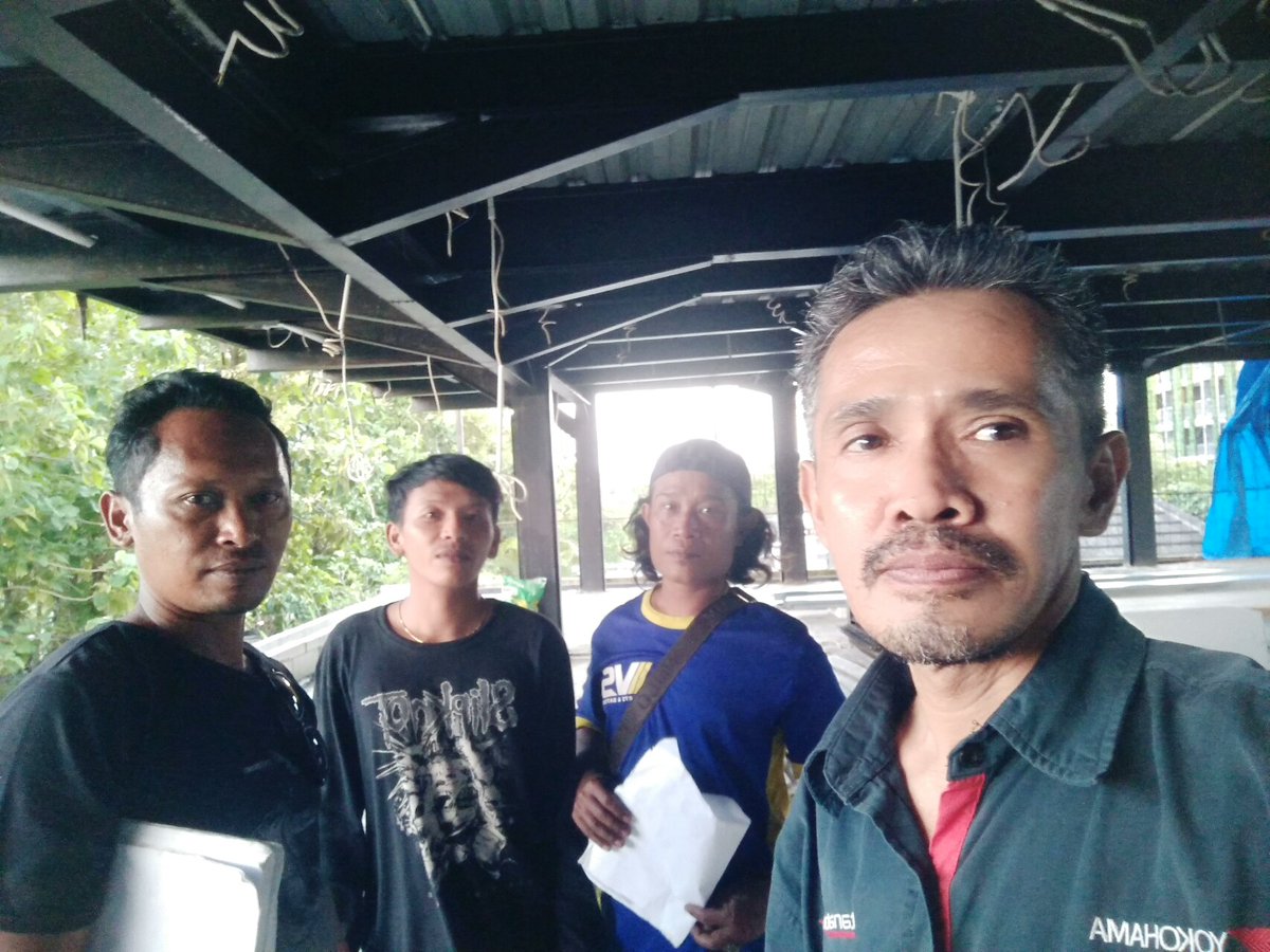 eFKarchitect_FK's tweet photo. Time Flies, 
When SUN Down at BERAWA Beach, 
We're Still on SITE Construction..!!! 

#engineers
#engineerlife
#constructionsite https://t.co/mcV3CVk8NI