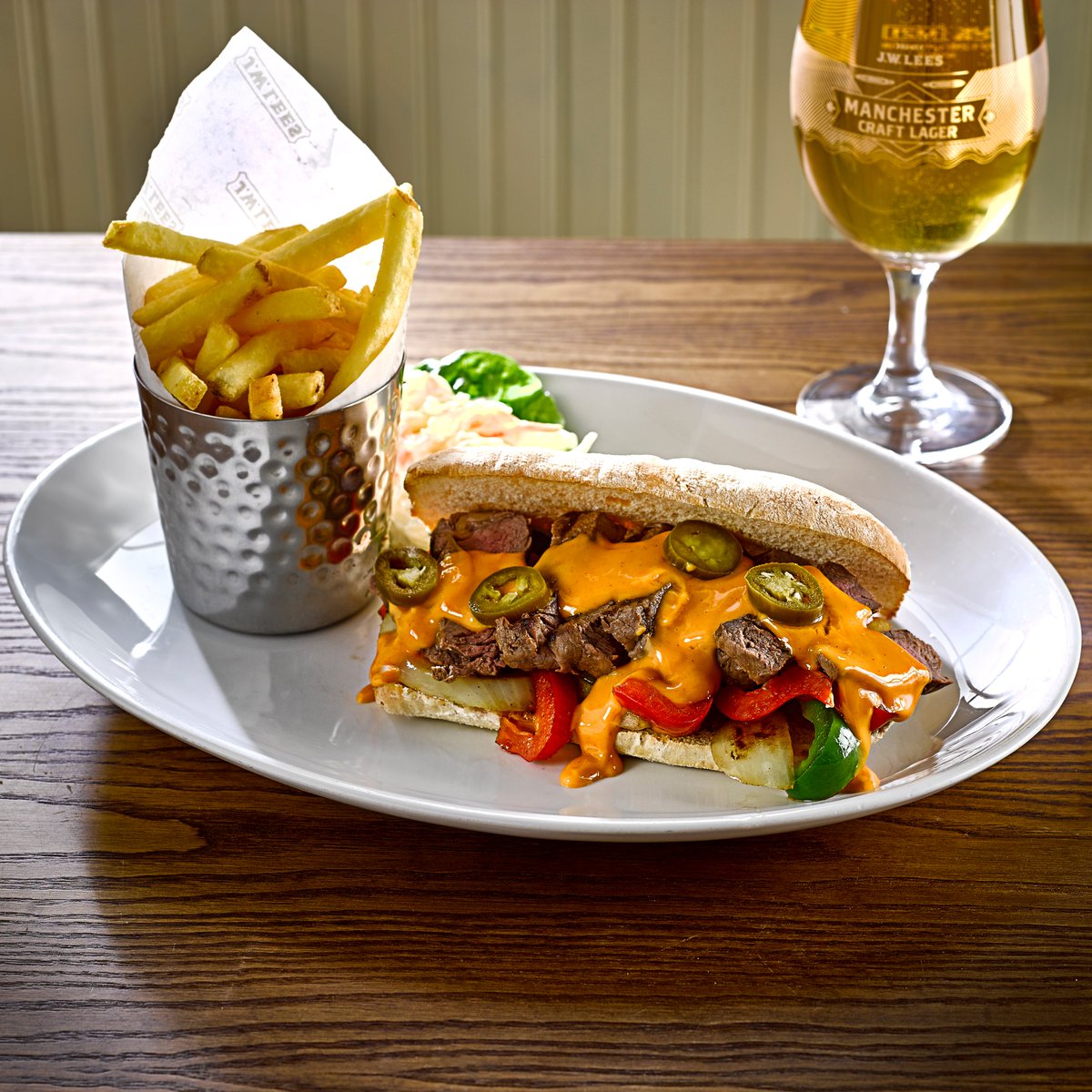 RainBar_Mcr's tweet image. ✨DISH OF THE WEEK✨

This weeks dish of the week is the delicious philly cheese steak - 6oz rump steak, sautéed peppers and onion, topped with gooey cheese and jalapenos served on ciabatta with skinny fires and coleslaw🤤

#jwlees #dishoftheweek #phillycheesesteak