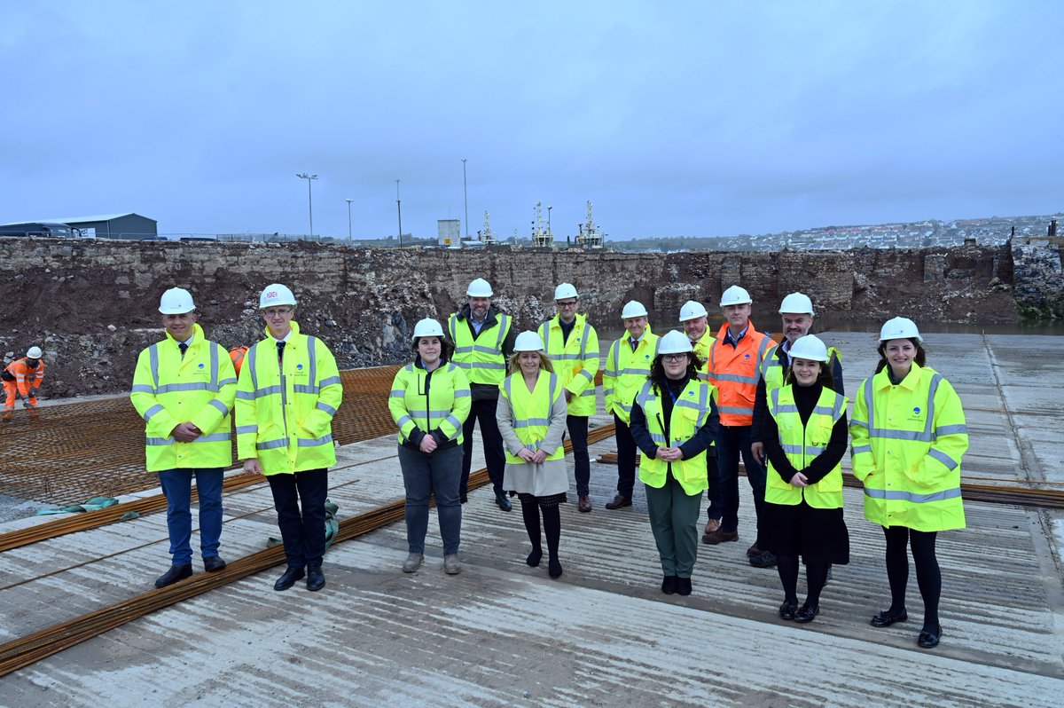 News: Secretary of State for Wales <a href="/DavidTCDavies/">David TC Davies 🏴󠁧󠁢󠁷󠁬󠁳󠁿🇬🇧</a> visits Port of Milford Haven following successful #CelticFreeport bid bit.ly/43l7TVz <a href="/energygovuk/">Department for Energy Security and Net Zero</a>