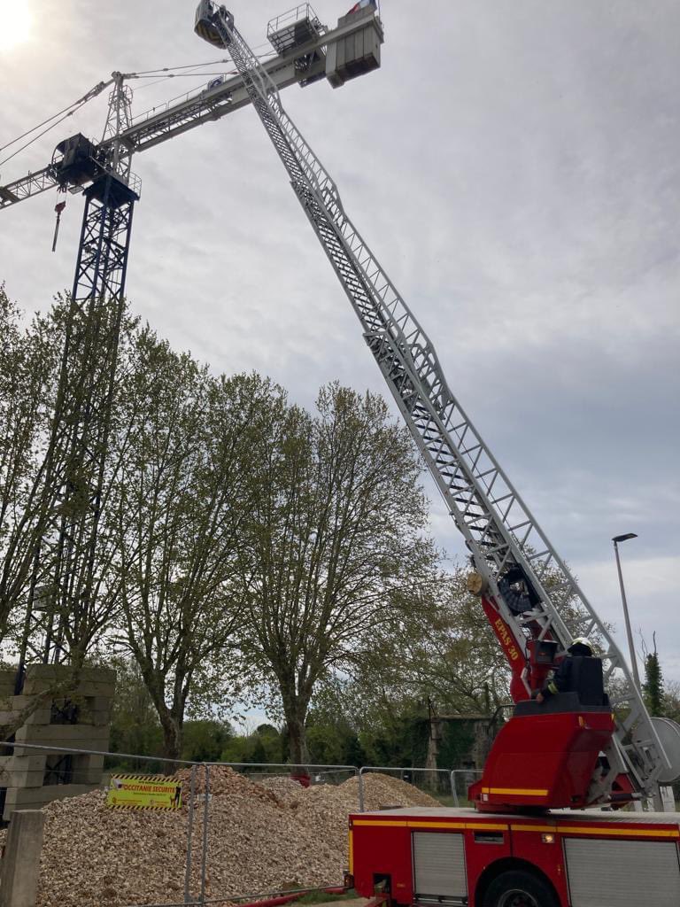 Pompiers 34 🇫🇷 (@pompiersherault) on Twitter photo #Insolite|| Ce matin les Sapeurs-#Pompiers de l’#Hérault sont intervenus <a href="/VilleCastries/">Ville de Castries</a> Avenue de Montpellier pour l’#Incendie d’une cabine de grue Plus de peur que de mal cette dernière d’une hauteur de 30 mètres n’était pas occupée
📸 Ville de Castries #Insolite|| Ce matin les Sapeurs-#Pompiers de l’#Hérault sont intervenus <a href="/VilleCastries/">Ville de Castries</a> Avenue de Montpellier pour l’#Incendie d’une cabine de grue Plus de peur que de mal cette dernière d’une hauteur de 30 mètres n’était pas occupée
📸 Ville de Castries