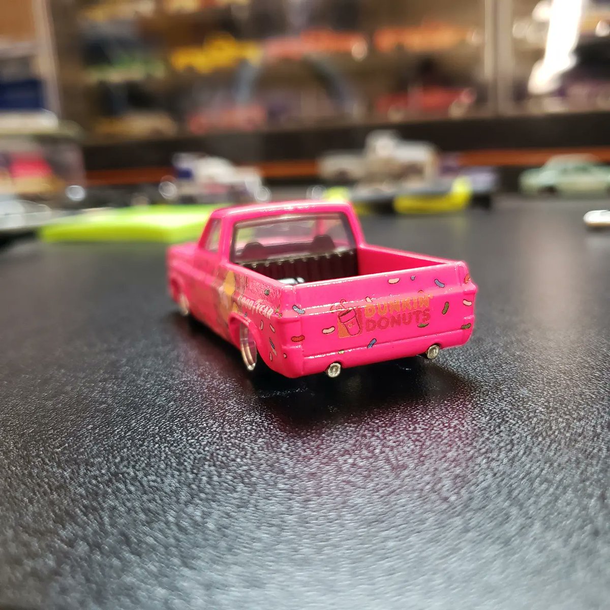 Macias15A's tweet photo. My latest custom hot wheel #maccustomz #customhotwheel #hotwheels #hotwheelscollector #hotwheelscollections #diecastcollectors #diecastcollection #Simpsons #homer #83chevy #chevy https://t.co/DGHjuzB04U