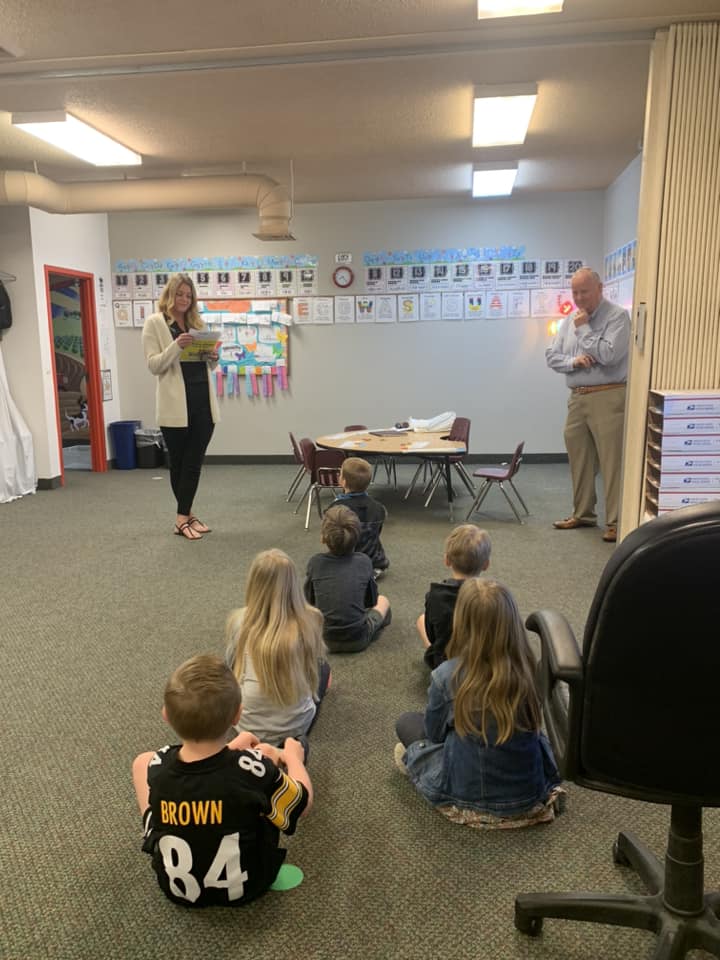 BankFrontier's tweet image. Thank you Westside Christian School for letting us come and talk to some classes about saving money!📷 #TeachAChildToSave #lilpioneerclub #youreaBIGDEALhere