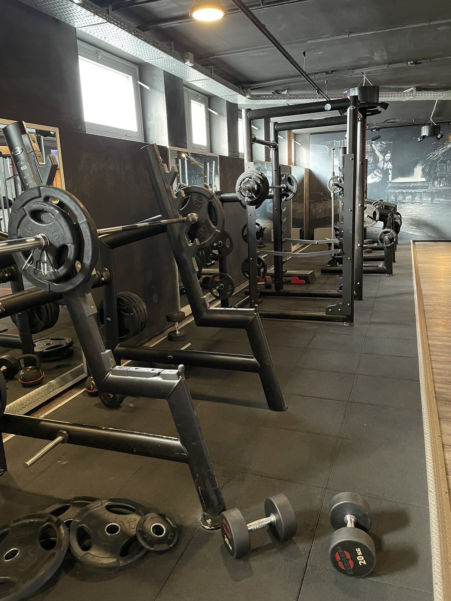 gianba27's tweet photo. Change the narrative, be bold and try to remove this label of “always packed gym where at times it’s almost impossible to train”. 
Make it echo through every channel you can and I’m sure that in the long run it will pay off.

I hope you think about this.

Cheers! https://t.co/udiCgqVBVE