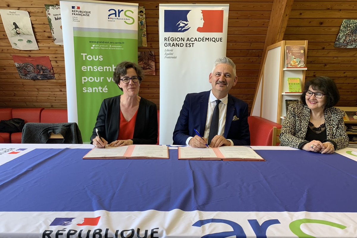 Richard Laganier (@rlaganier) on Twitter photo 🖋 Signature de convention entre la <a href="/RA_GrandEst/">Région académique Grand Est</a> et <a href="/ars_grand_est/">ARS Grand Est</a> pour définir des actions communes en matière d'école #inclusive et répondre aux enjeux partagés de #prévention, de bien-être et de promotion de la #santé en faveur des élèves et des étudiants 🖋 Signature de convention entre la <a href="/RA_GrandEst/">Région académique Grand Est</a> et <a href="/ars_grand_est/">ARS Grand Est</a> pour définir des actions communes en matière d'école #inclusive et répondre aux enjeux partagés de #prévention, de bien-être et de promotion de la #santé en faveur des élèves et des étudiants