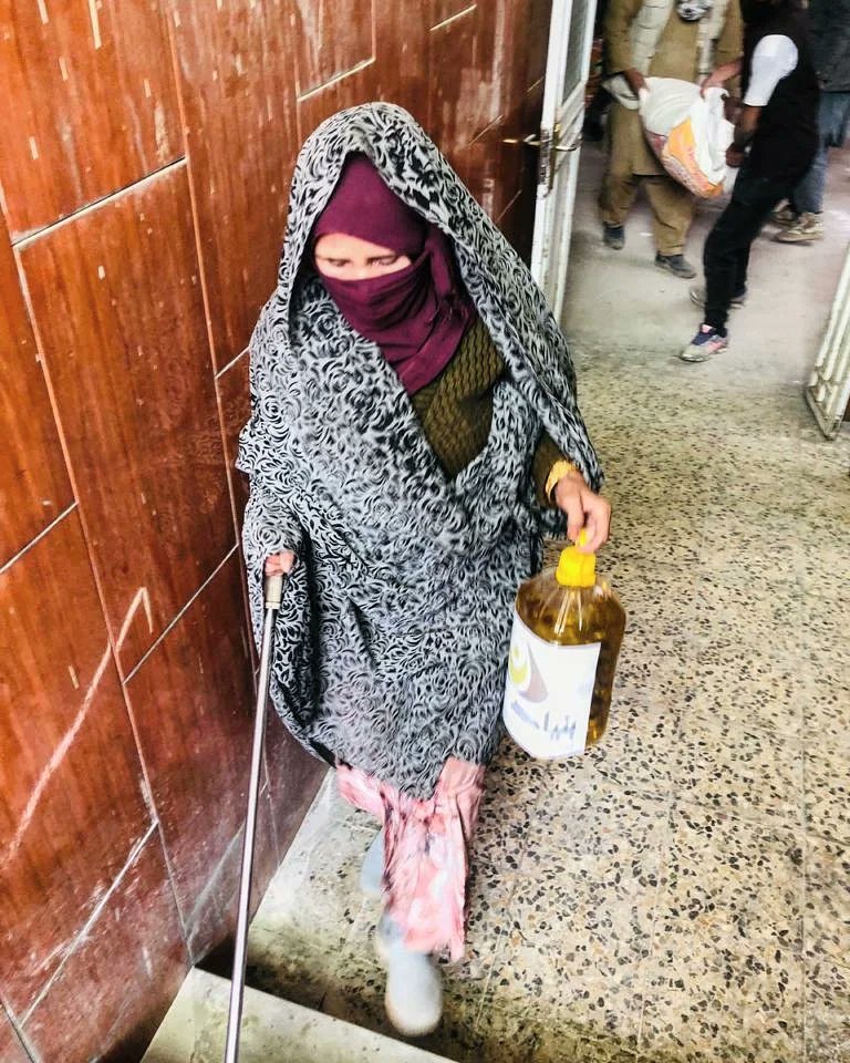 bayatfoundation's tweet photo. Bayat Foundation Ramadan Distributions continued in the 13th District of Kabul City. Rice, flour, and oil were distributed to 120 families. https://t.co/oInW3kL0aG