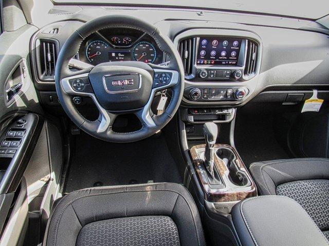 HardyCBG's tweet image. Brand new 2022 #GMCCanyon Crew Cab Short Box 4-Wheel Drive Elevation #truck right here on the lot! 🙌 

Featuring a 3.6L V6 engine, 308 hp @ 6800 rpm, and easy-to-use technology. 

See more: bit.ly/3zEy63S