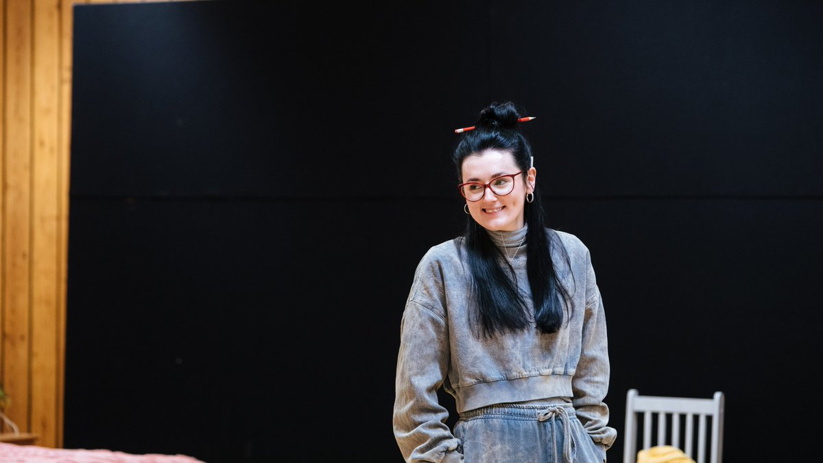 'The narrative takes us from a biting, darkly funny portrayal of a dysfunctional family through to uncovered secrets and devastating truths.' @ThisWeekLondon spoke with @PosySterling about Dixon and Daughters, opening @NationalTheatre this week! 📰: bit.ly/3Kurqu2
