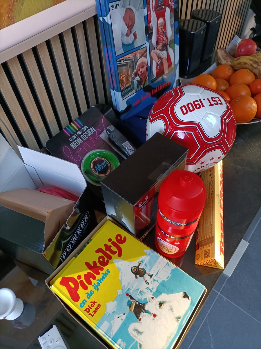 Onze jongste vandaag 10 jaar! Feest! Een 'echte' tiener! Chapeau!