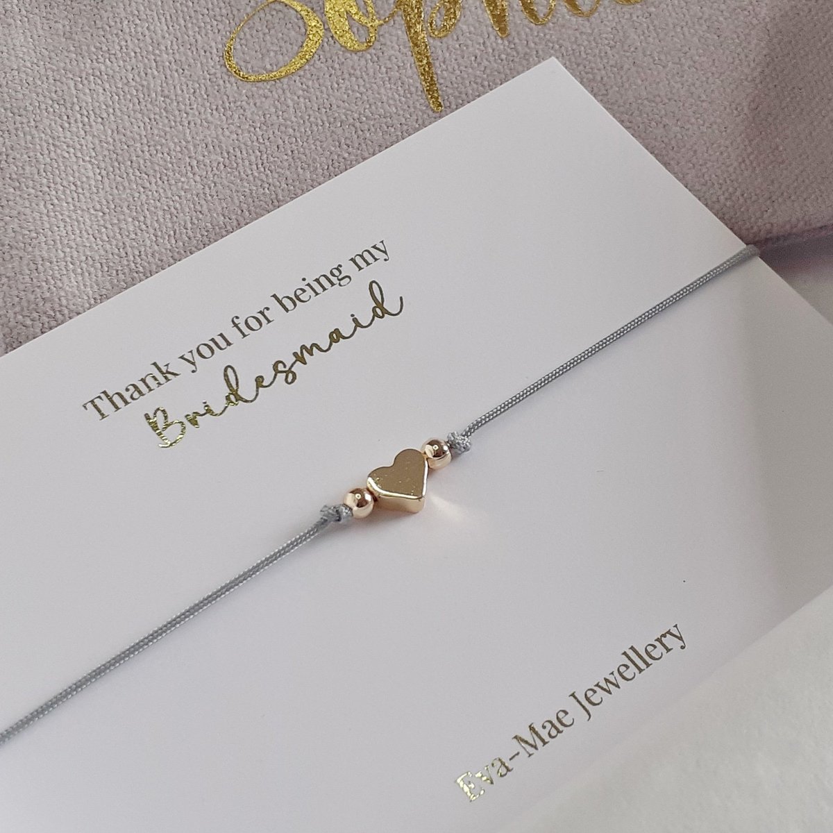 A friendship bracelet makes the cutest 'thank you' 💜
#bridesmaidgift #giftideas #thankyougift #friendshipbracelet #handmade #bespoke #bridesmaid #maidofhonour #flowergirl #handmadejewellery #madeinyorkshire #evamaejewellery