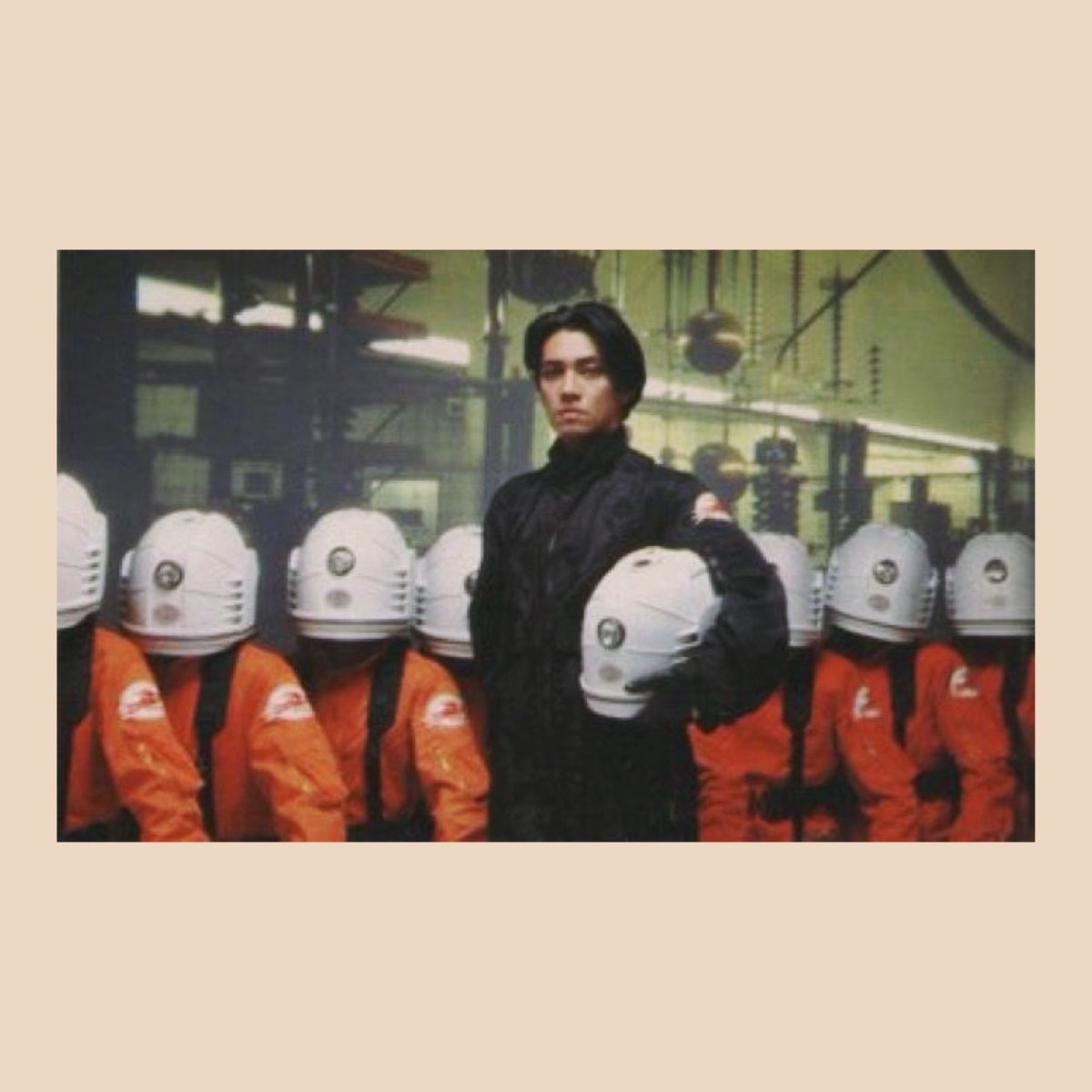 A composer across genres, time and space. Sakamoto has always been a favourite of the team at the bar; as a small tribute, Cami has put together 5 favourite cuts from the maestro.

behindthiswall.com/zine/ryuichi-s…