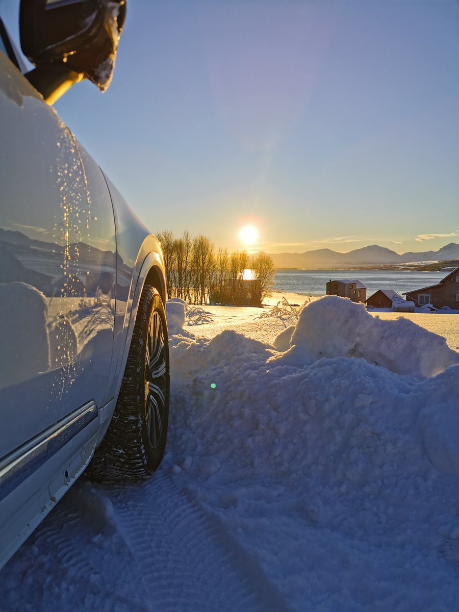 Chasing sunsets and collecting data for the future of autonomous driving 🌅 🚘

#Zenseact #AutonomousDriving #ADAS #DataCollection #TowardsZeroFaster