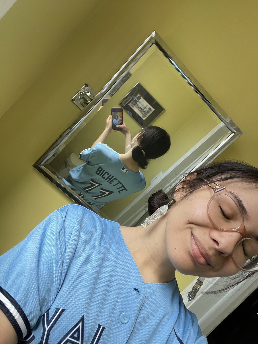 baashkaabigoni's tweet image. odds bichette plays me for a fool tonight? #powderblue