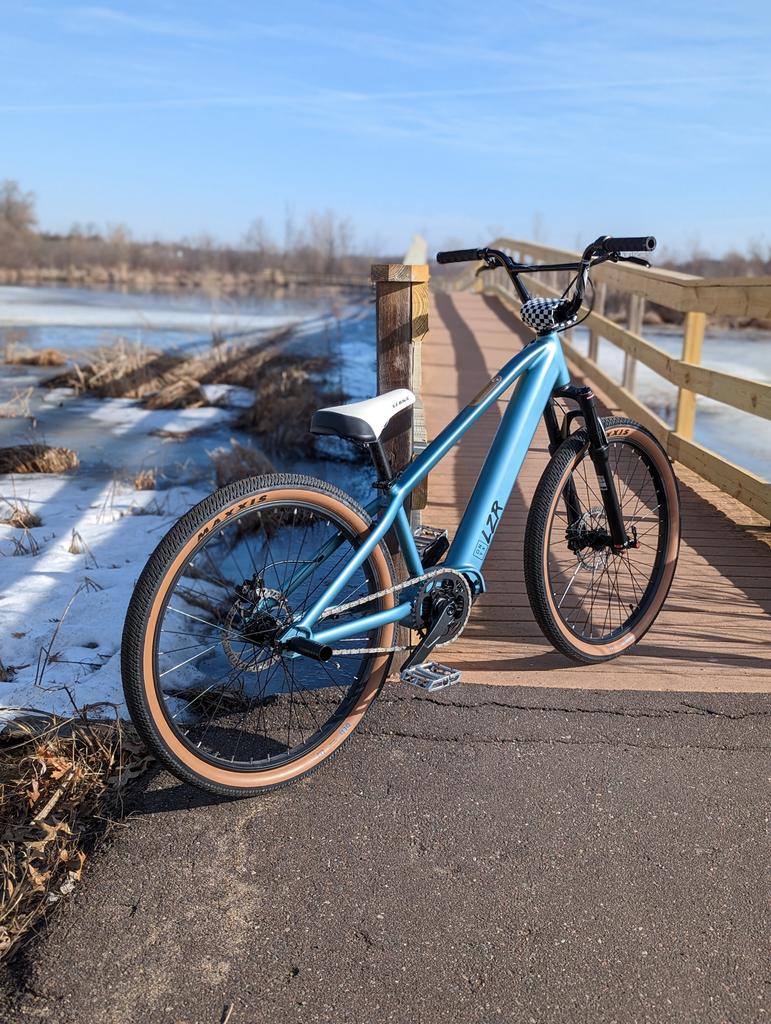 PrimoDeen's tweet photo. The ONYX LZR. A beautiful ripper! 

@onyxmotorbikes #ebike #bmx #mtb #dadbike https://t.co/uOzhOdsdvT