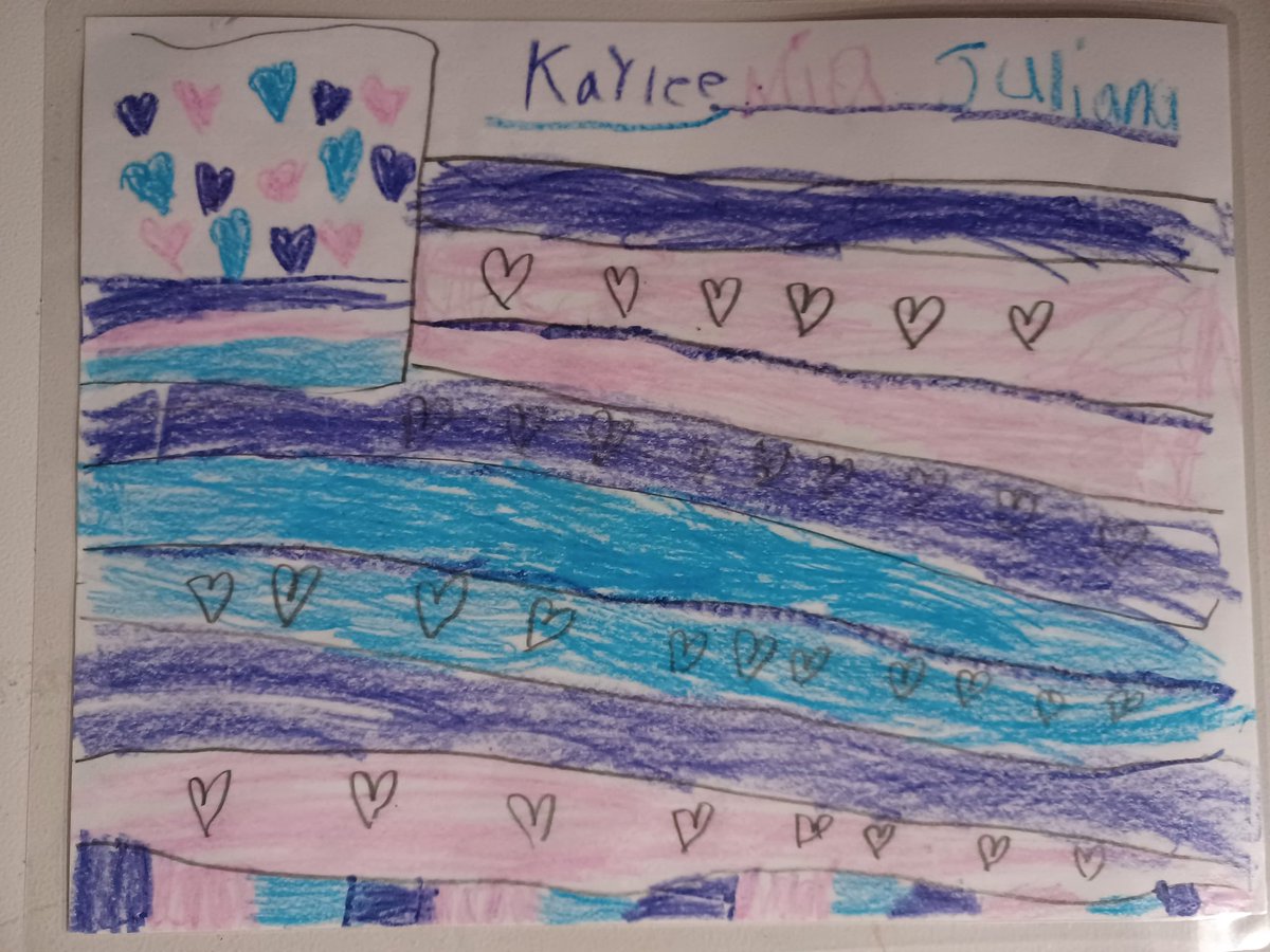 Sully_0301's tweet photo. This colony loves hearts, purple, pink, and blue. https://t.co/9ZOs8JiKZ5
