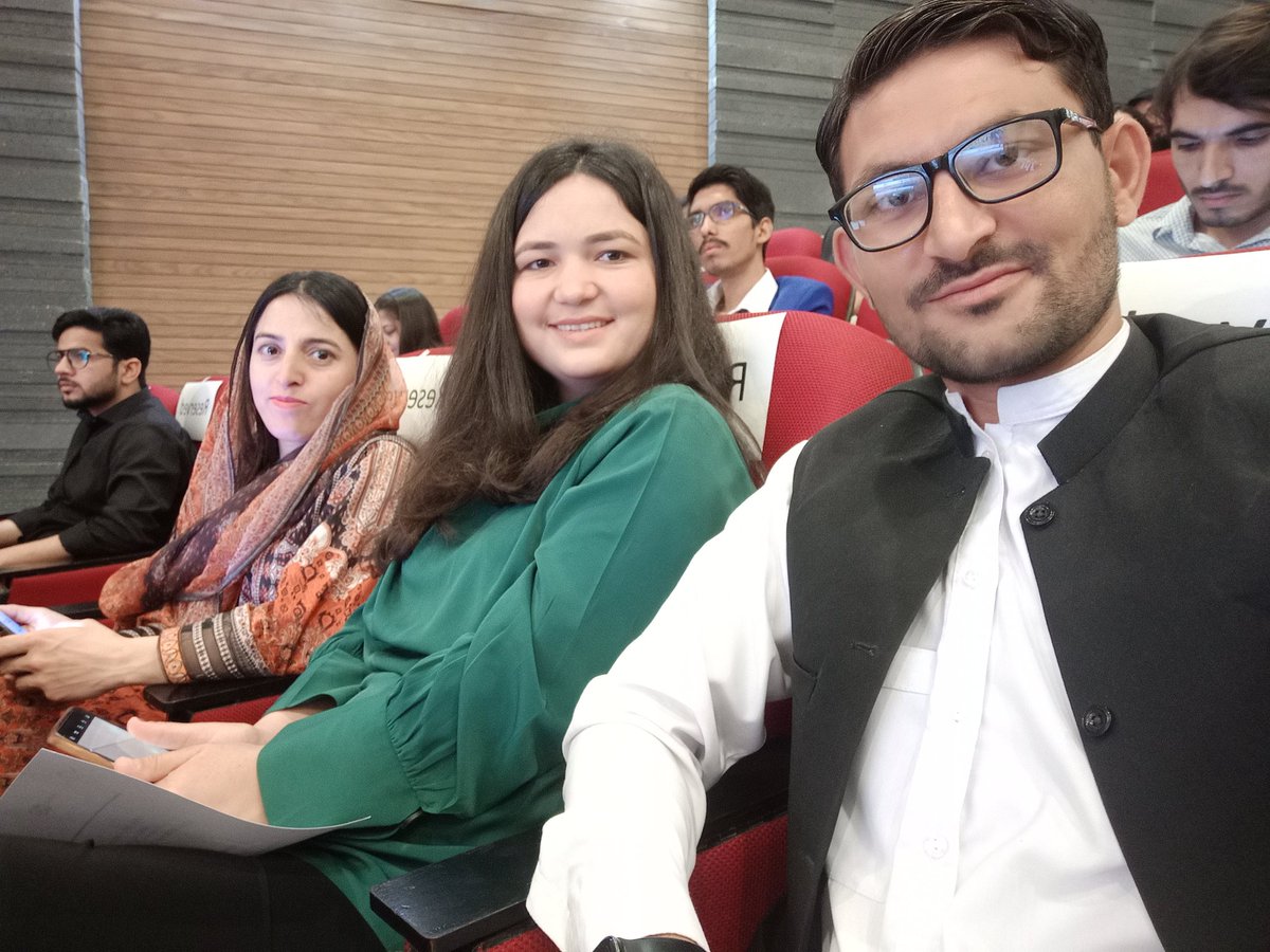 AamirAkhtar315's tweet photo. It was an informative session at @CEJatIBA , with @Sehrish54625659 @SehrishKanwal23 and #shereen #Karim https://t.co/OQk5IVhFdV