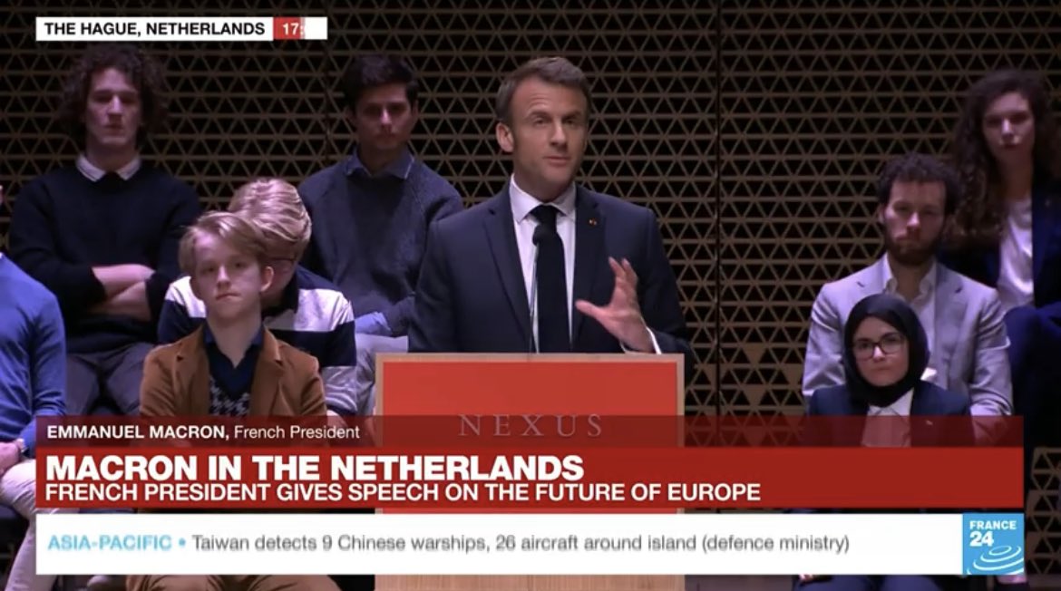 DaveKeating's tweet photo. 🇫🇷President @EmmanuelMacron is right now delivering a landmark speech in The Hague calling for a new era of “European sovereignty” - for 🇪🇺to end its decades-long dependence on 🇺🇸.

“We want allies, but we want to be able to choose them.” https://t.co/mA1cxvzCFl