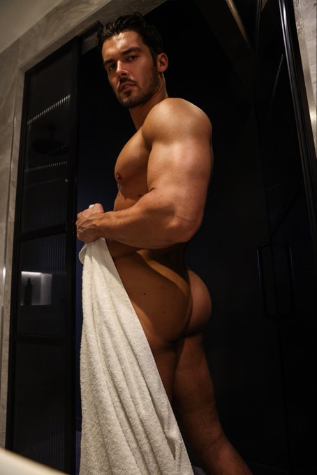 Did someone order a fat ass ? https://t.co/6GZf2RsDWH