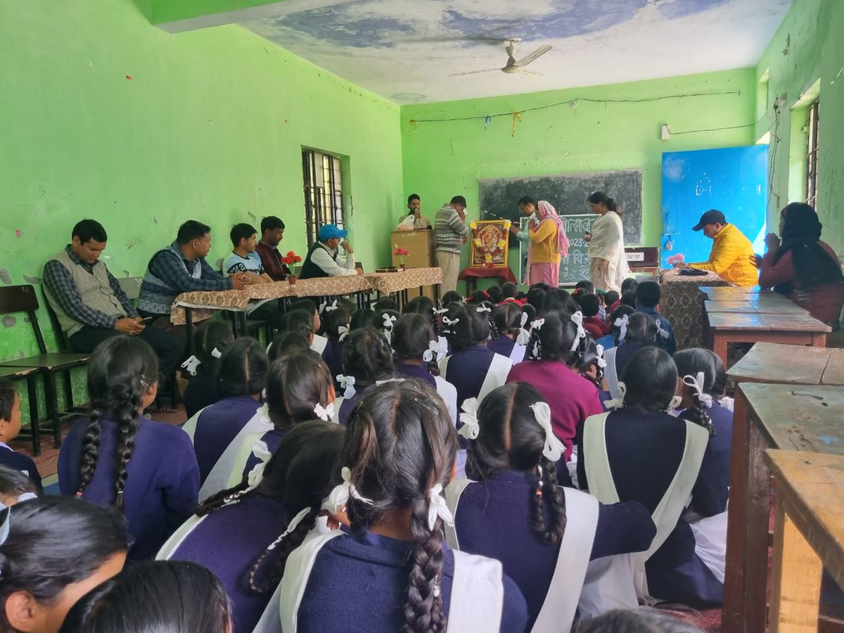 REAPUttarkashi's tweet photo. Today participated in "sab padhe sab badhe abhiyan"to motivate children to take admission in govt schools #EducationForAll 
@basava_ias @ganeshjoshibjp @nitikakh22 @IFADSouthAsia @REAPUttarakhand @CdoUttarkashi @ukcmo https://t.co/6qMJ7bAIZV