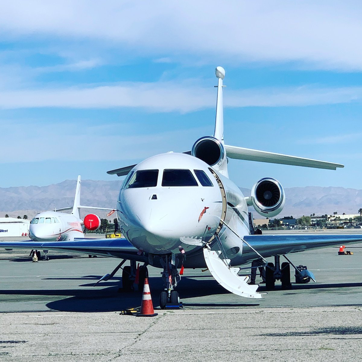 Do you take your #falcon7x to PSP for business, golf, tennis, music, or ☀️? #dassaultfalcon #desertliving