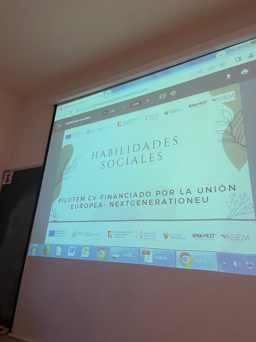 SaludMentalVAL's tweet photo. #ASIEMprendemosContigo sigue ofreciendo atención #sociolaboral tanto individual como grupal a personas con problemas de #SaludMental.

El proyecto seleccionado por @GVAinclusio para #PilotemCV desarrolla itinerarios innovadores, financiados por la Unión Europea-NextGenerationEU. https://t.co/jjZYaG0kzl