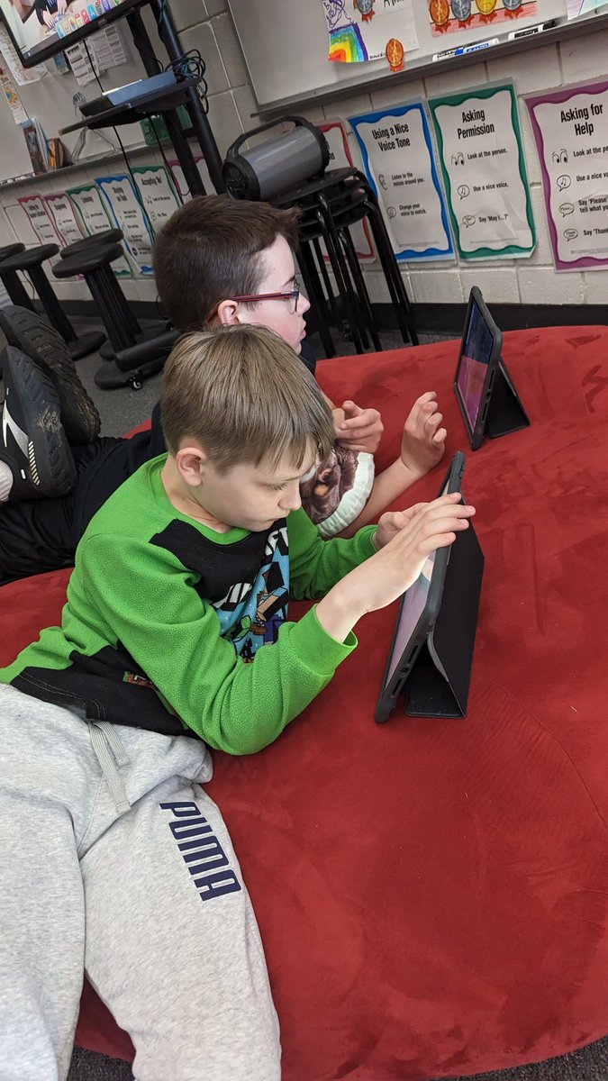Lucky 13 #mysteryskype is in progress....located in US and WEST of the Mississippi River....where oh where could they be? #bpsne #prideofLL #teambps #ilovepublicschools