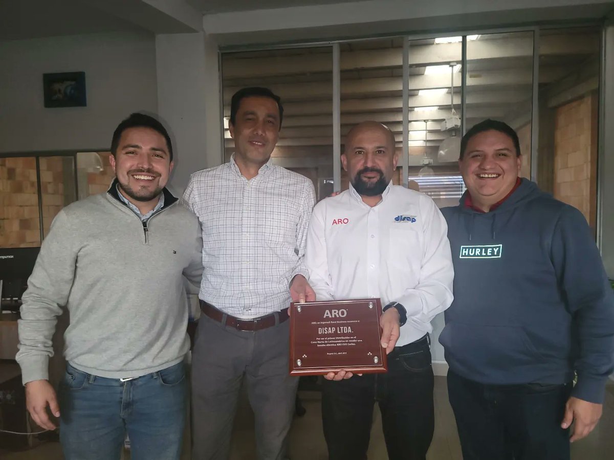 DisapLtda's tweet photo. Recibimos a nuestros amigos de @AROpumps en la reunión anual de estrategia y planeación.
#bombas #pumps #aropumps #fluidos #fluids #pumptalk #industriaencolombia #industrialfluids #industriaenmovimiento #aodd #diaphragmpumps #pneumaticpumps #arofluidmanagement #chemicalpumps https://t.co/Rfi4dD6ccU