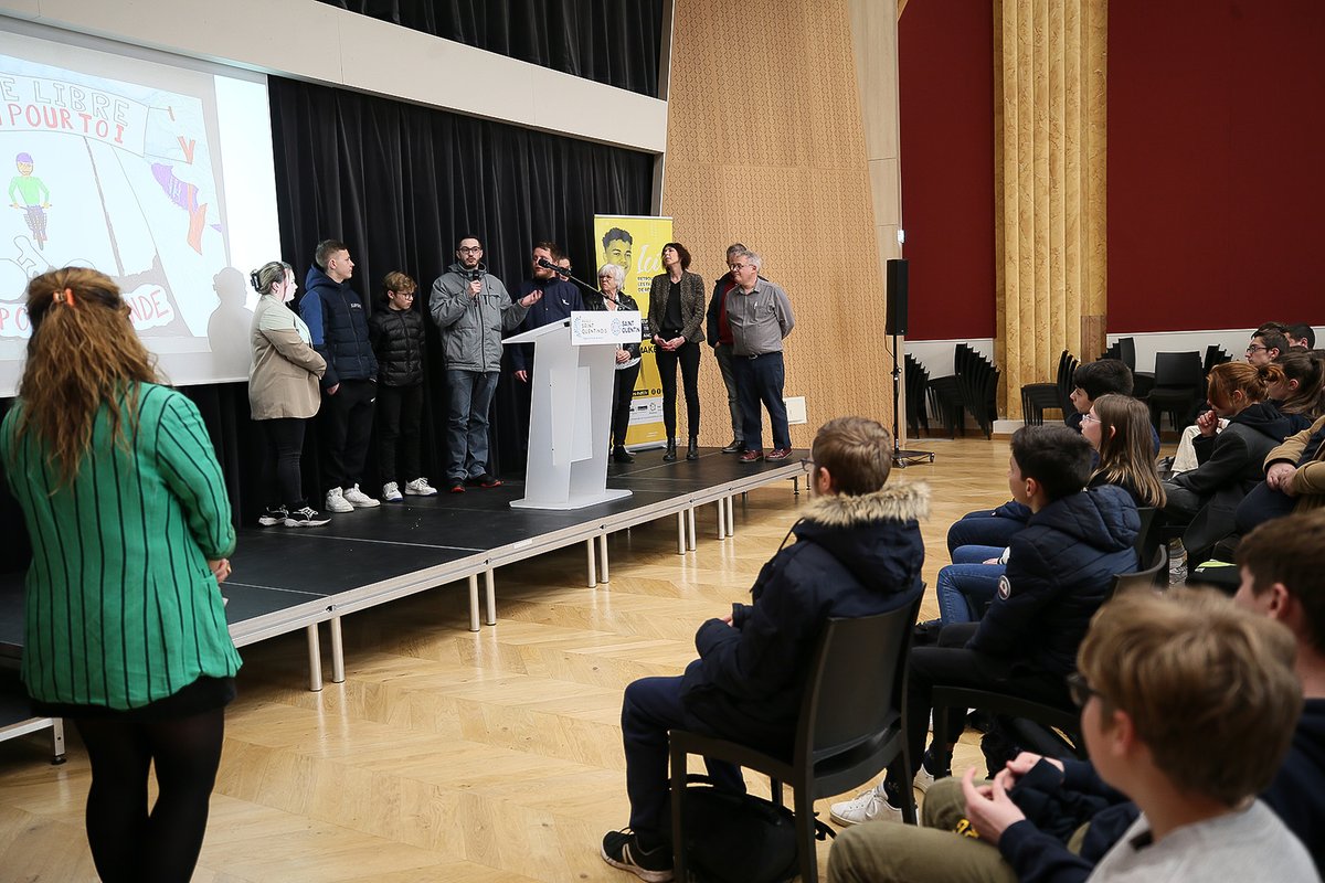 MacarezF's tweet photo. 🔎 Clôture de l’#hackathon organisé par le #FABLAB, avec le soutien de nombreux partenaires, sur le thème du “#développementdurable sur l’Agglo du Saint-Quentinois” 👉 Environ 70 participants ont pu présenter leurs différents projets ! 

Un grand bravo à tous les participants 👏 https://t.co/MziCqSRVu7