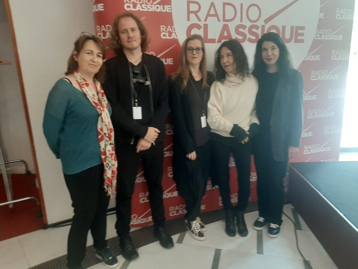 Laure Mézan (@lauremezan) on Twitter photo Quel plateau ce soir pour notre #JournalDuClassique aixois : <a href="/HanniganBarbara/">Barbara Hannigan</a> <a href="/KMLabeque/">KM Labèque</a> & <a href="/DavidChalmin/">David Chalmin</a> pour parler du spectacle "Electric fields" présenté ce soir au <a href="/FestivalPaques/">Festival de Pâques</a> 🎶 Rv à 20h sur <a href="/radioclassique/">Radio Classique</a> 📻 Quel plateau ce soir pour notre #JournalDuClassique aixois : <a href="/HanniganBarbara/">Barbara Hannigan</a> <a href="/KMLabeque/">KM Labèque</a> & <a href="/DavidChalmin/">David Chalmin</a> pour parler du spectacle "Electric fields" présenté ce soir au <a href="/FestivalPaques/">Festival de Pâques</a> 🎶 Rv à 20h sur <a href="/radioclassique/">Radio Classique</a> 📻