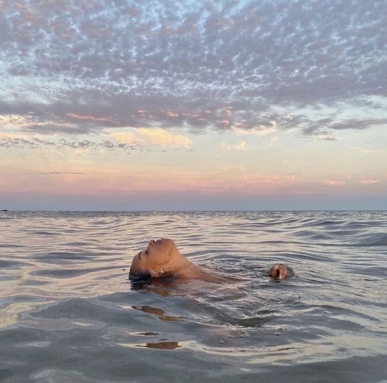 adacatalinaa's tweet photo. speak in oceans, love in sunsets https://t.co/UIKMstDfLa