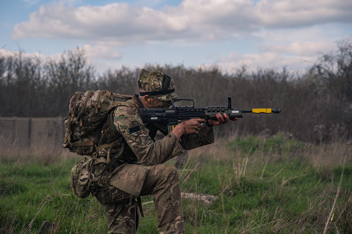 Finally managed to get back out into the field to get some photos of exciting @armycadetsuk fieldcraft training. 
<a href="/BedsHertsACF/">Beds&HertsACF</a> <a href="/CTCFrimleyPark/">CTC Frimley Park</a>