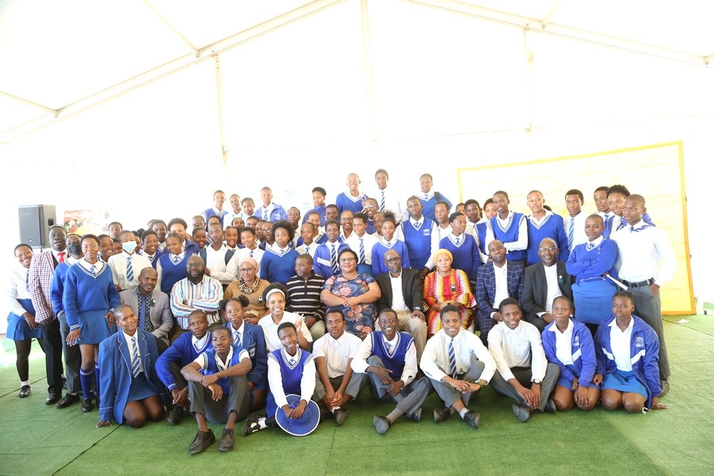 DOAgov_ZA's tweet photo. [PHOTOS]
Career Expo Mahoai Secondary School Ga-Matlala, Limpopo. #DALRRDatwork #YouthEmpowered #youthdevelopmentprogram @GCISMedia @GovernmentZA @VukuzenzeleNews @SAgovnews https://t.co/ytCmuON8ZK