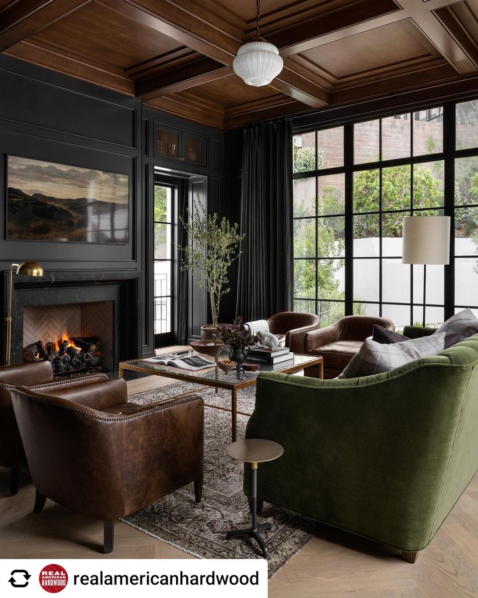 AmericanHardwds's tweet photo. Build the home of your dreams with #RealAmericanHardwood.
Project and photo by @StudioMcGee
#studiomcgee #AmericanHardwoods #wood #ceiling #ceilingtreatment #cofferedceiling #millwork #flooring #floors #hardwoodfloor #hardwoodflooring #herringbone #design https://t.co/9P6HLTARYp