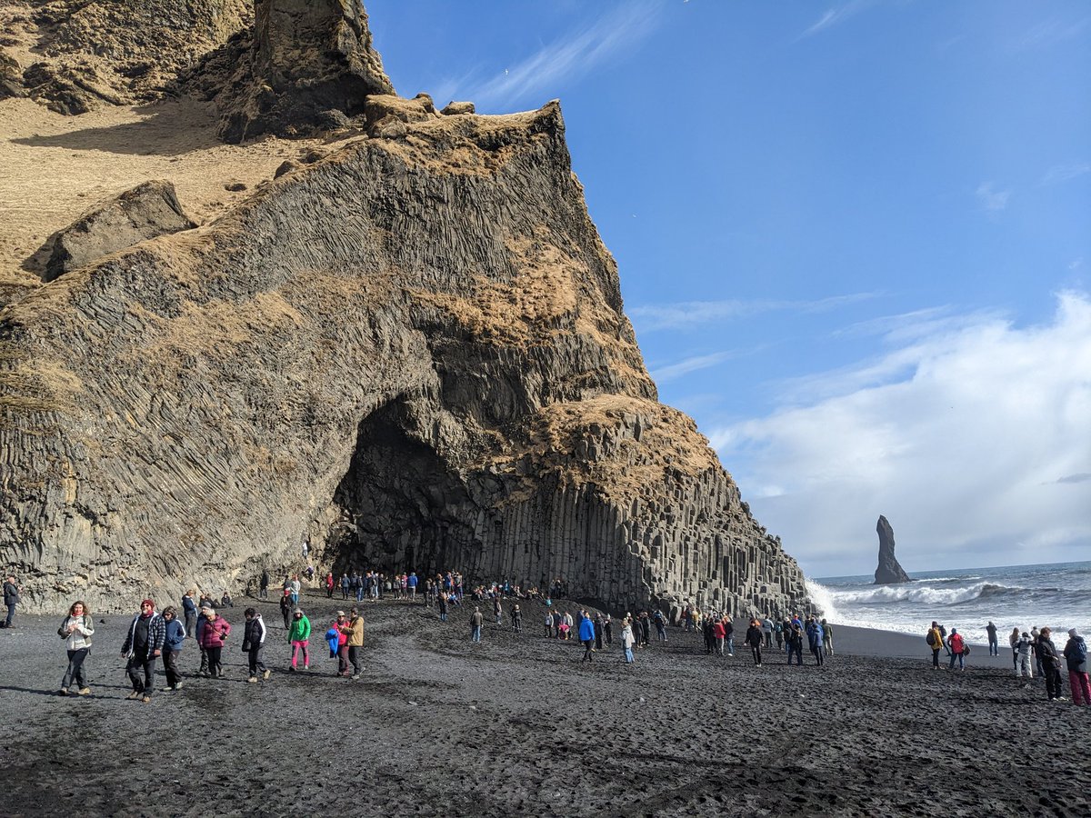 RomseyGeography's tweet photo. The black sand beach, stacks and basaltic pillars at Reynisfjara #sneakerwaves #watchyourtoes #TeamCranberry #iceland2023 https://t.co/oDcaPcc1pb
