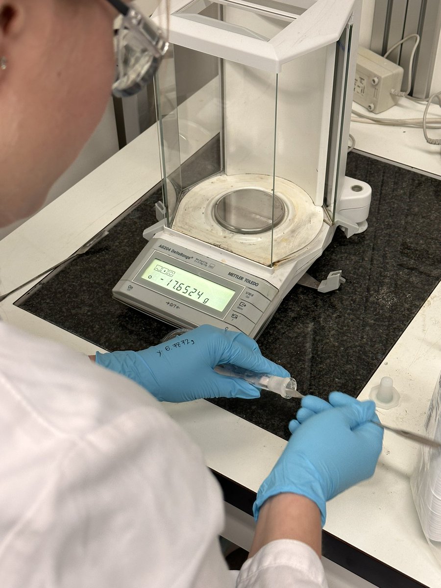 Today the final spurt for the SwissChO has begun🔥. The programme includes practical exercises and learning by doing🎬! On Friday, we will know who will be part of the Swiss Team🇨🇭🫕 for the IChO 2023 in Zurich!
<a href="/ETH/">ETH Zürich</a>  <a href="/ETH_DCHAB/">D-CHAB</a>