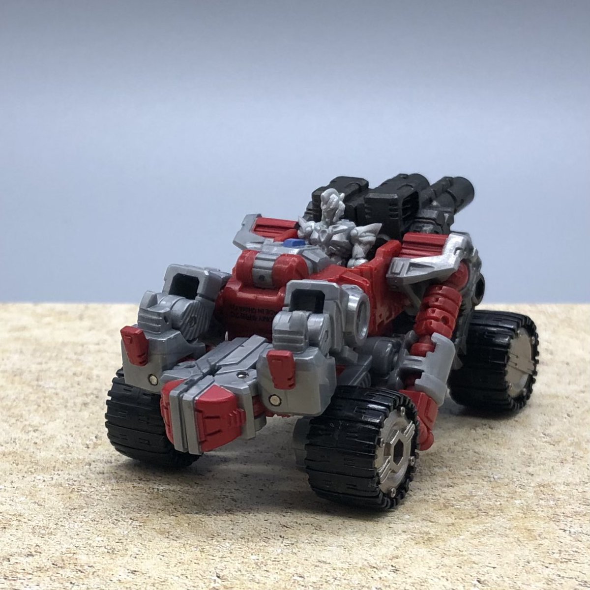 P2NPA7jsAtoB6Uq's tweet photo. #ダイアクロン　
グリッドマンカー

グリッドスーツが変形したスーパーカーです
アオシマ合体シリーズのイメージ(^^) https://t.co/XYXokNNObR