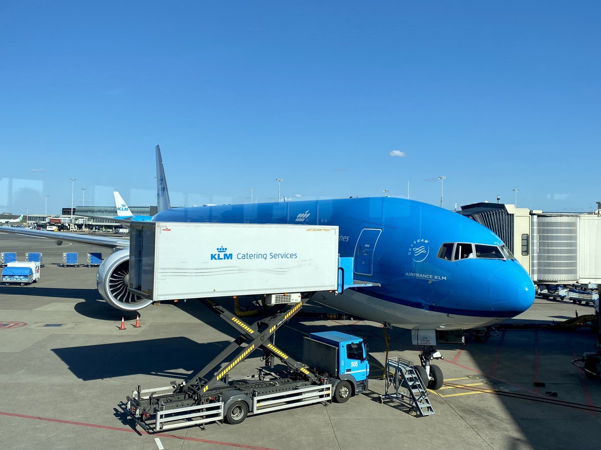 Próxima parada… Esta vez #destinoAsia Vamos a redescubrir 3 países: J, S y T en 1 mes y medio. Despegamos con <a href="/KLM_ES/">KLM Spain</a> !!!