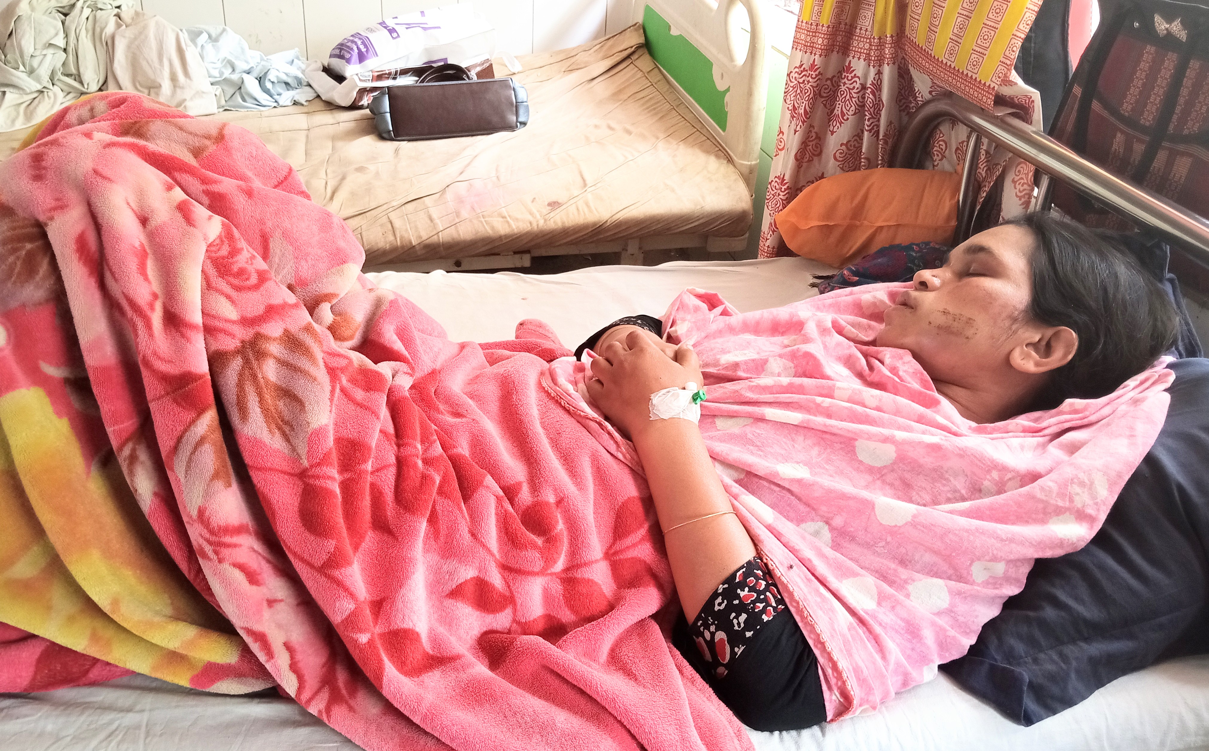 সরিষাবাড়ীতে গৃহবধূর উপর নির্মম নির্যাতন