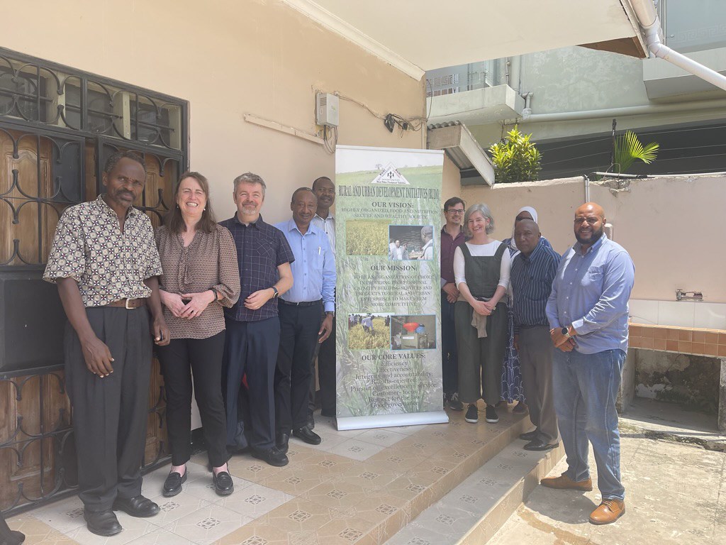 Leg4Dev's tweet photo. Super meeting of #LEG4DEV project (https://t.co/9FNvup4o01) with Rural and Urban Development Initiative (RUDI) in Dar es Salaam, Tanzania who work closely with smallholders and value chains across Tanzania โ important for scaling of #legumes! https://t.co/vyjaVeJaKo