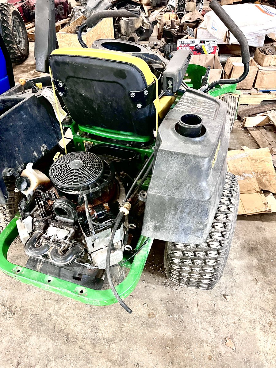 It’s lawn mowing season! 🌱🌿🍀🌼
Don’t be stuck with a mower that doesn’t work. Bring us your mower for repairs. We will get you ready to go and back in your yard in no time! 

#smallenginerepair #lawnmowerrepair #mowingseason #cutmygrass #smallbusiness #tupeloms