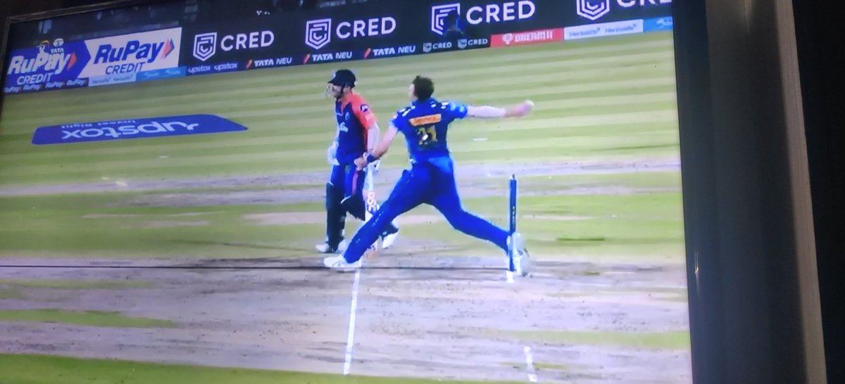 HariMalchi's tweet photo. @JioCinema @reliancejio why is the video so poor while watching on TV?? Just asking https://t.co/oqKKEyPJ5o